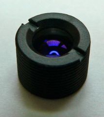 Akrylowa soczewka z powłokami AR fi 7mm w obudowie M9x0,5